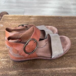 SOFFT Brown/Metallic Leather Bali Open Toe Ankle Strap Sandals Size 7.5